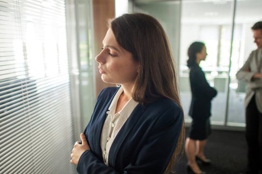 Wer sich im Job nicht unterbuttern lassen will, muss nicht unbedingt Ellenbogen zeigen.