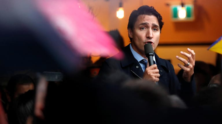 Justin Trudeau im Wahlkampf: Ein Video, das Trudeau schwarz geschminkt als Aladdin zeigt, hat den Premier in Bedrängnis gebracht.