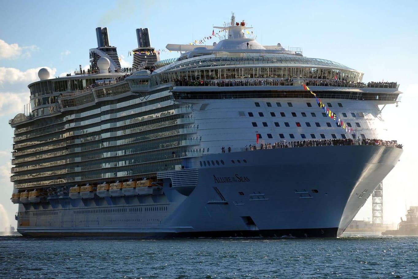 Das Kreuzfahrtschiff "Allure of the Seas": Die Frau musste das Schiff in Falmouth auf Jamaika verlassen. (Archivbild)