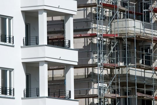 Bevor nicht alle Käufer einer Eigentumswohnung in einem Neubau Gelegenheit hatten, das Gemeinschaftseigentum abzunehmen, beginnt die Verjährungsfrist für Mängelansprüche nicht.