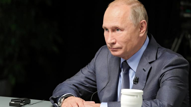 Wladimir Putin bei einem TV-Interview: Der russische Machthaber versucht aus dem Konflikt um Syrien möglichst viel Profit zu schlagen.