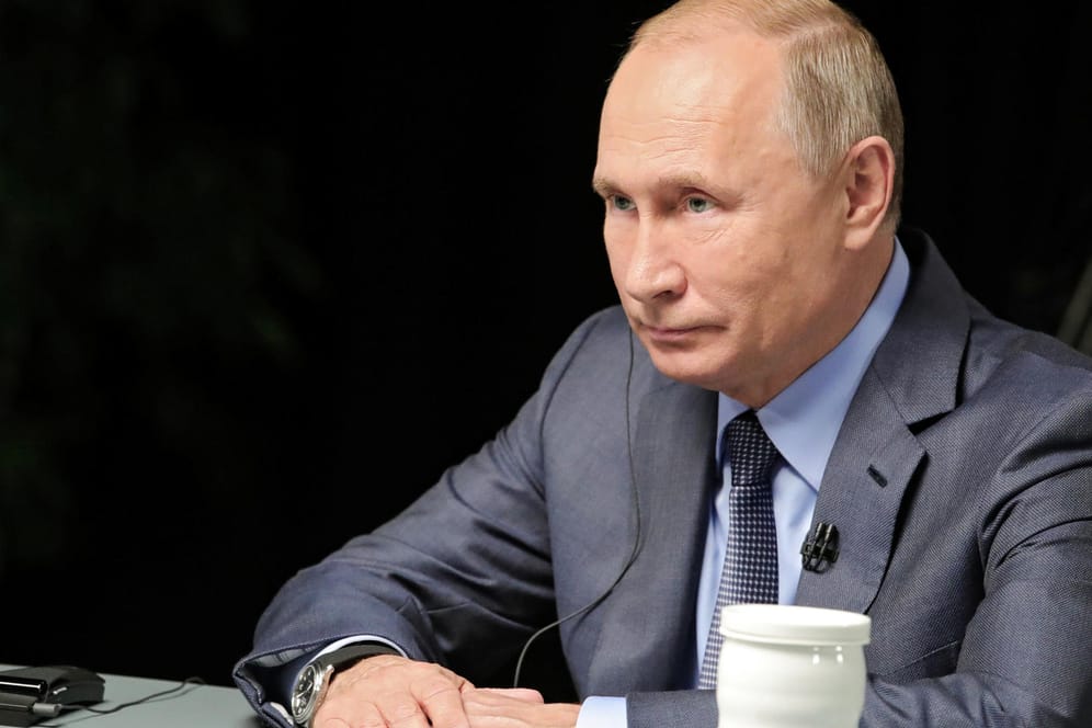 Wladimir Putin bei einem TV-Interview: Der russische Machthaber versucht aus dem Konflikt um Syrien möglichst viel Profit zu schlagen.