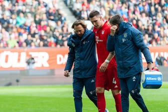 Niklas Süle am Samstag in Augsburg: Der Verteidiger könnte für die EM ausfallen.