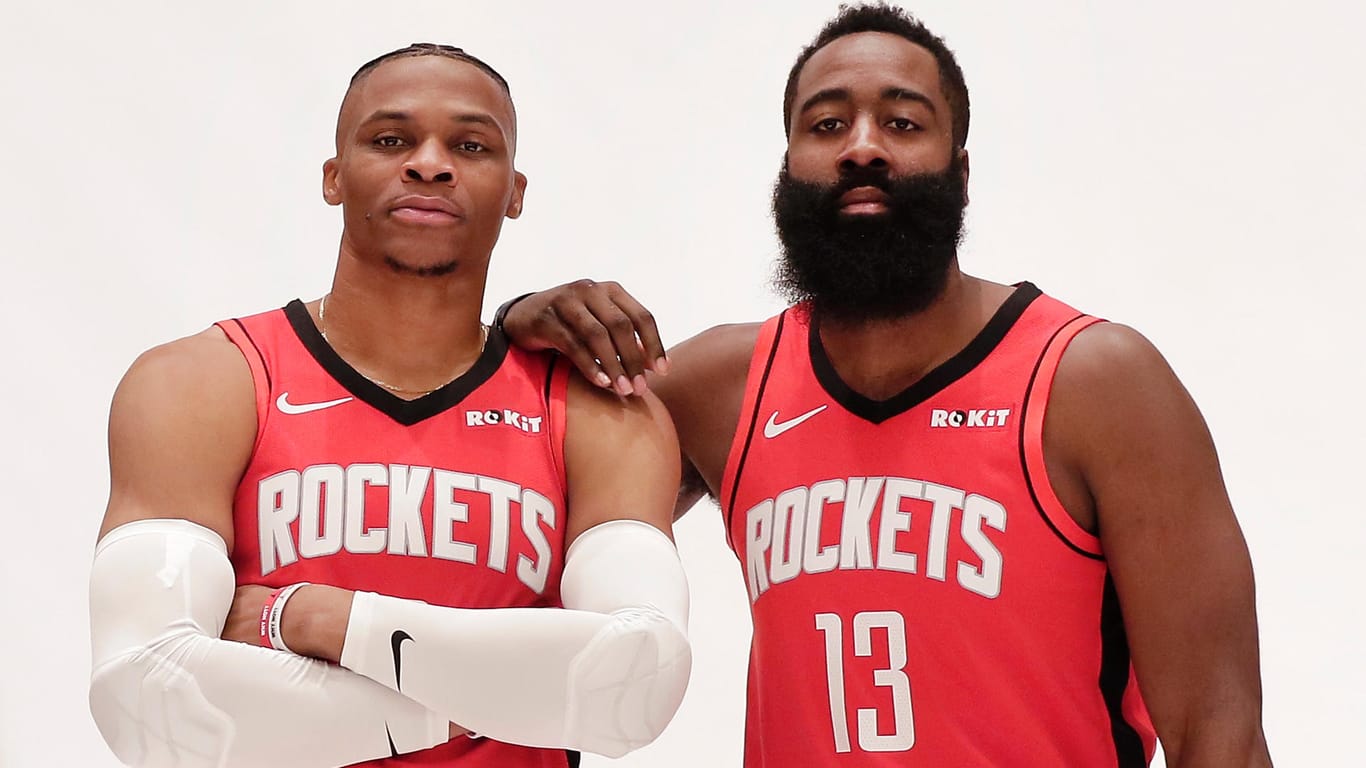 Wieder vereint: Rockets-Neuzugang Westbrook (li.) und Harden spielten bereits bei den Oklahoma City Thunder zusammen.