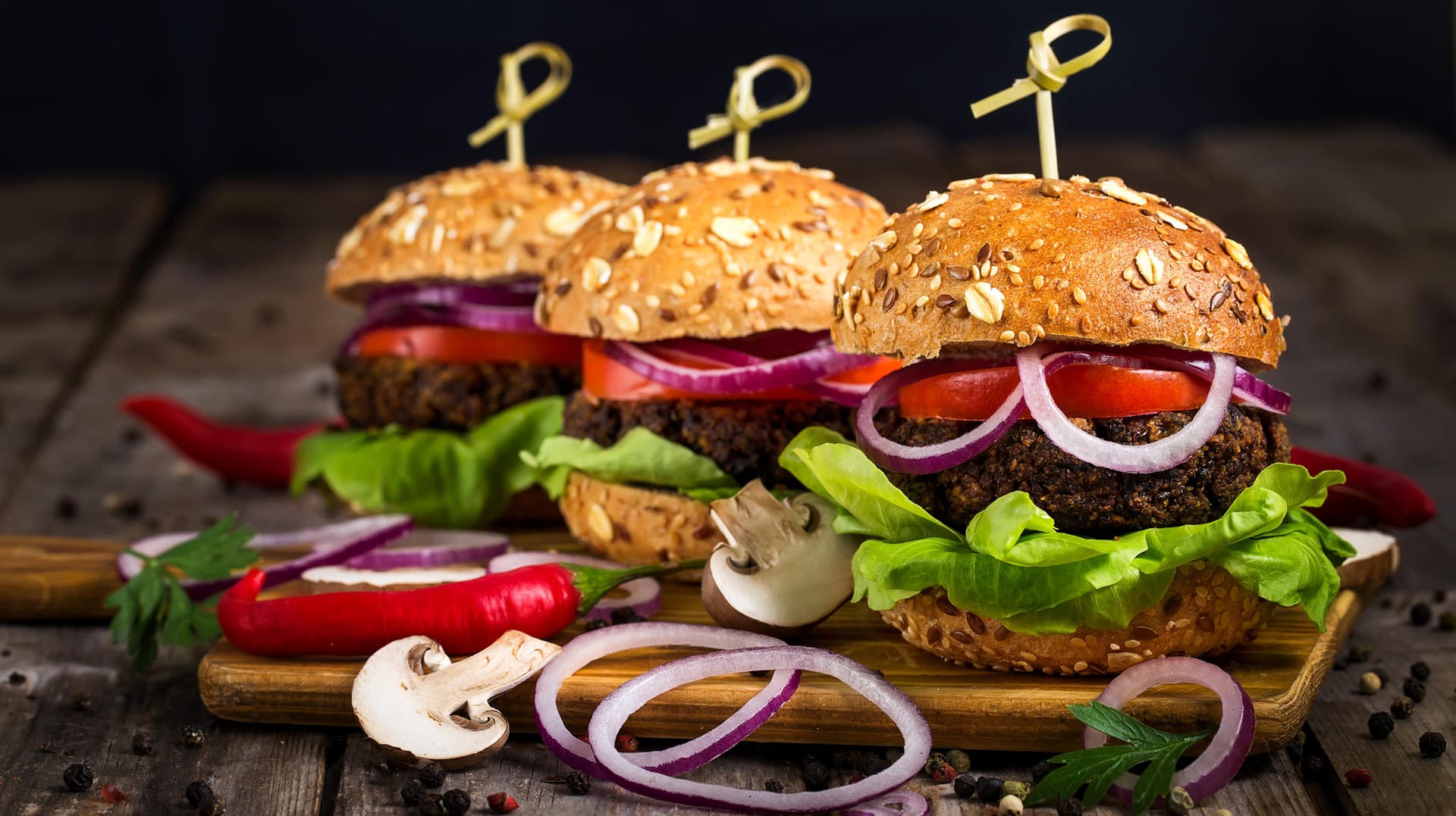 Vegane Burger: Nicht nur für Menschen, die auf Fleisch verzichten wollen, sind sie eine gute Alternative.