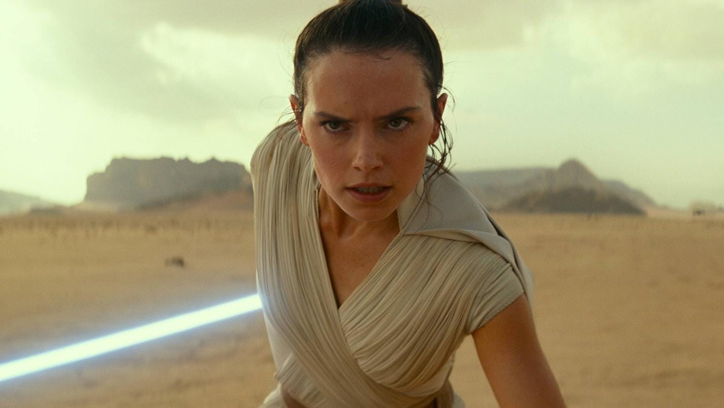 Daisy Ridley in der Rolle der Rey: Im neuen "Star Wars" bekommt sie es wohl nicht nur mit ihrem Erzfeind Kylo Ren zu tun.