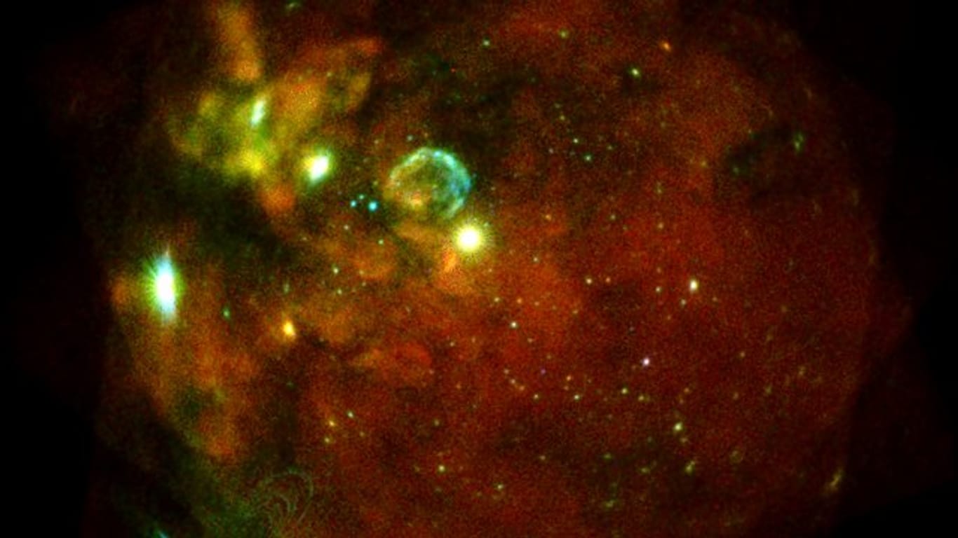 Unsere Nachbargalaxie, die Große Magellansche Wolke (LMC), beobachtet in mehreren Einzelaufnahmen mit allen sieben eROSITA-Teleskopmodulen.