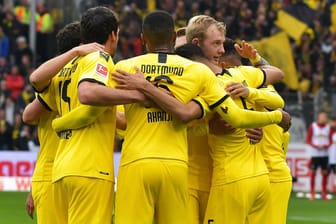 Borussia Dortmund jubelt: Nun geht es in der Champions League für die Favre-Elf nach Mailand.