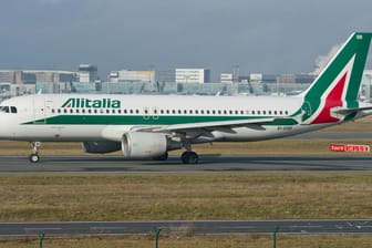 Flieger von Alitalia: Auch Piloten und Flugbegleiter der Airline beteiligen sich wahrscheinlich an Streiks.