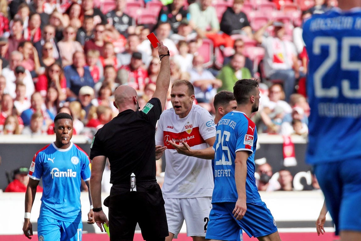 Holger Badstuber am vergangenen Sonntag: Beim Verlassen des Platzes beschimpfte er den vierten Offiziellen als "Muschi".