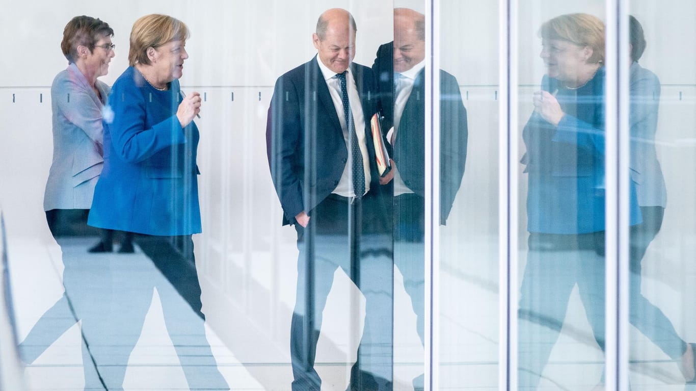 Annegret Kramp-Karrenbauer, Angela Merkel, Olaf Scholz: Die schwarz-rote Koalition schafft viel, aber schafft sie auch genug?