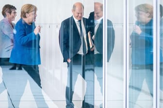 Annegret Kramp-Karrenbauer, Angela Merkel, Olaf Scholz: Die schwarz-rote Koalition schafft viel, aber schafft sie auch genug?