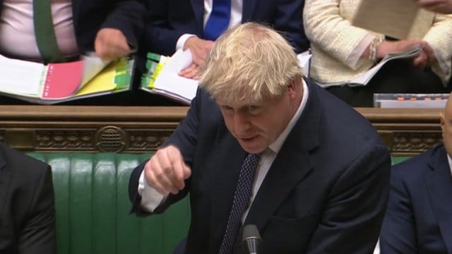 Boris Johnson hat eine wichtige Abstimmung zum Brexit-Zeitplan verloren.