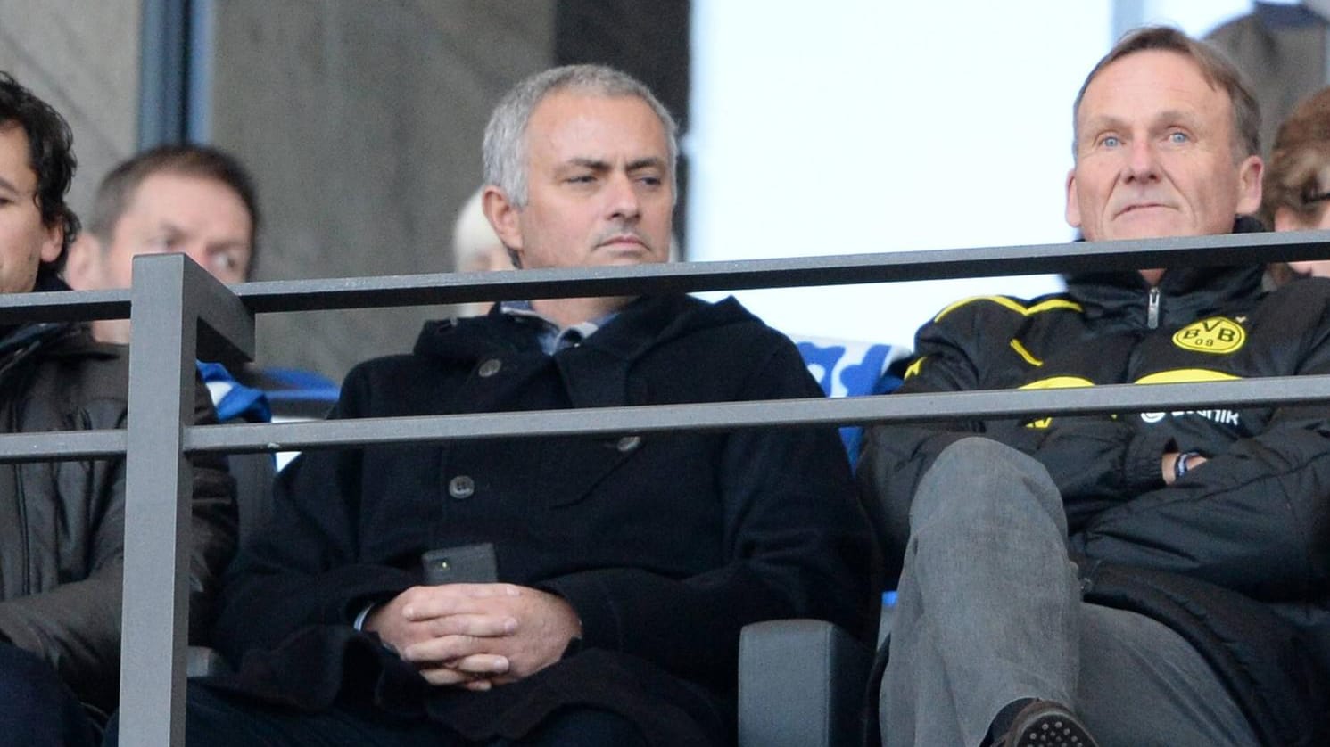 Jose Mourinho (l.) und Hans-Joachim Watzke im Februar 2016 bei einem Auswärtsspiel von Borussia Dortmund im Berliner Olympiastadion.