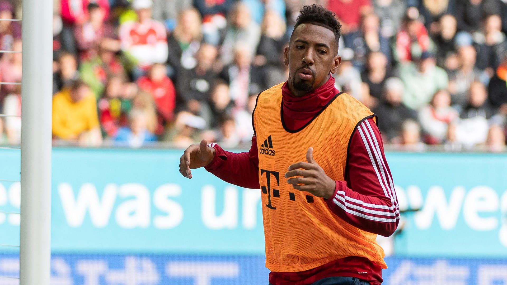 Jerome Boateng beim Aufwärmen: Zuletzt hatte der Weltmeister keinen Stammplatz, doch nach der Hernandez-Verletzung könnte ein Platz für ihn frei werden.