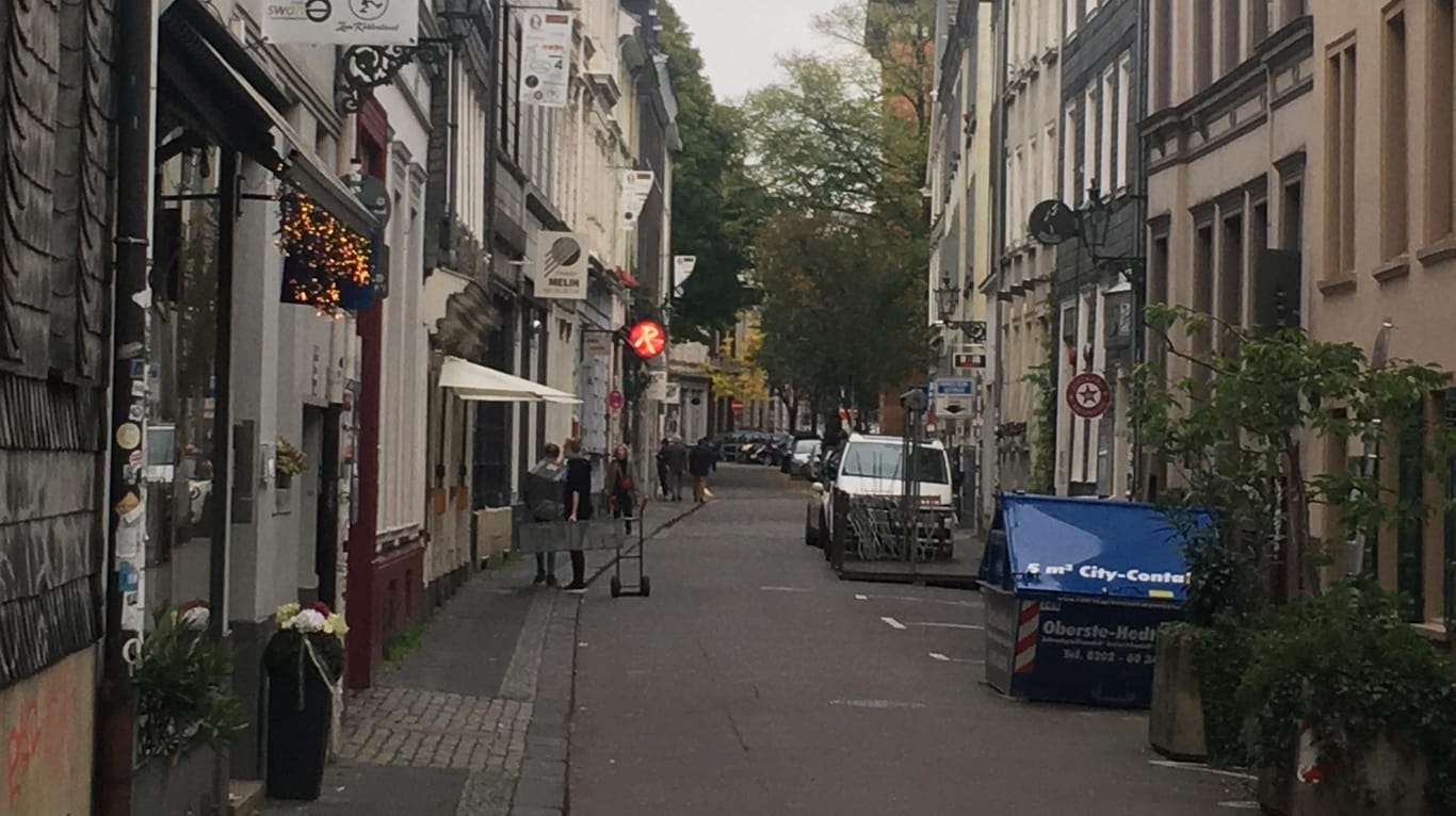 Blick in die Luisenstraße in Wuppertal: Sie ist bei Studenten in der "Welcome Week" beliebt.