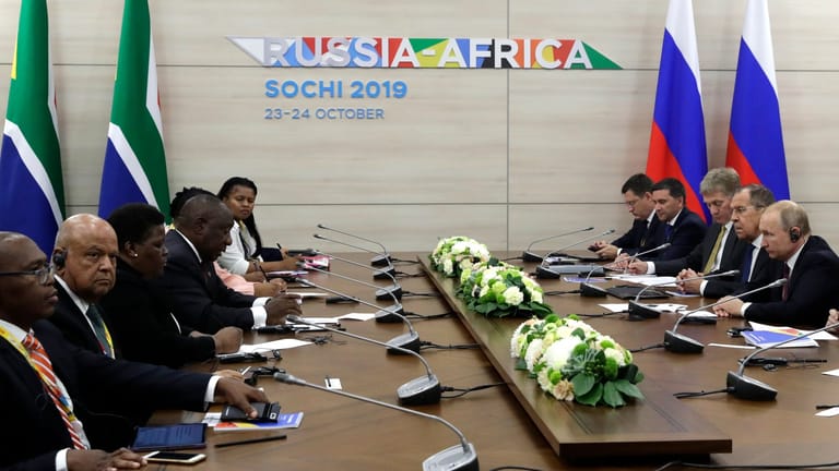 Bilder vom ersten Afrika-Gipfel: In Sotschi werden 44 Staats- und Regierungschefs vom afrikanischen Kontinent erwartet.