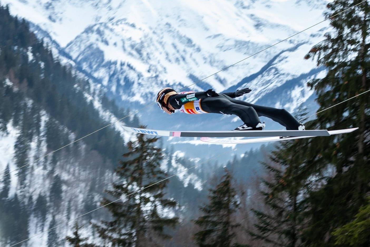 Ryoyu Kobayashi in der Luft: Vergangene Saison beherrschte der Japaner die Konkurrenz nach Belieben. In 21 von 28 Einzelspringen stand er auf dem Podest.