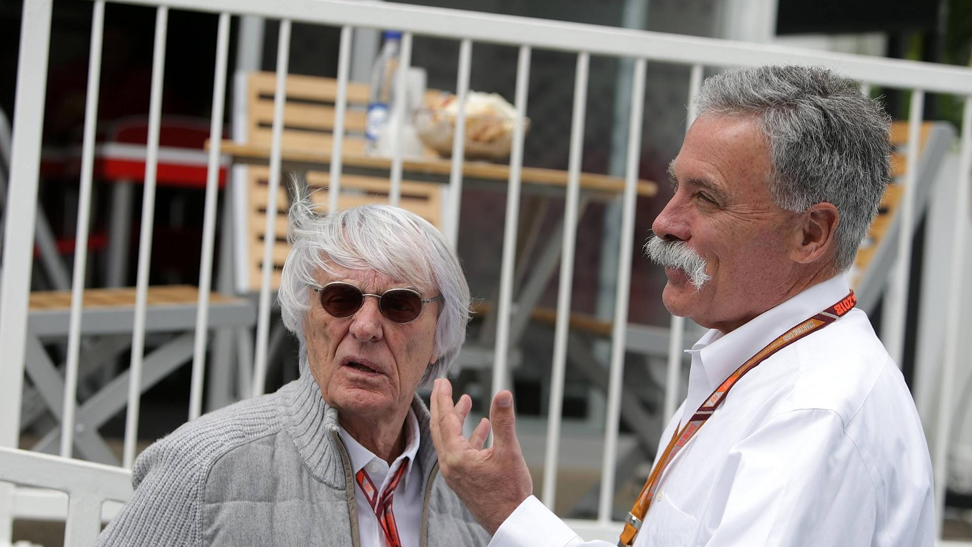 Der Ex-Formel-1-Besitzer Ecclestone (l.) und der aktuelle Chef der Rennserie, Liberty-Media-Boss Chase Carey (r.): Seit der Übernahme 2017 hat Liberty Media die Formel 1 umstrukturiert.