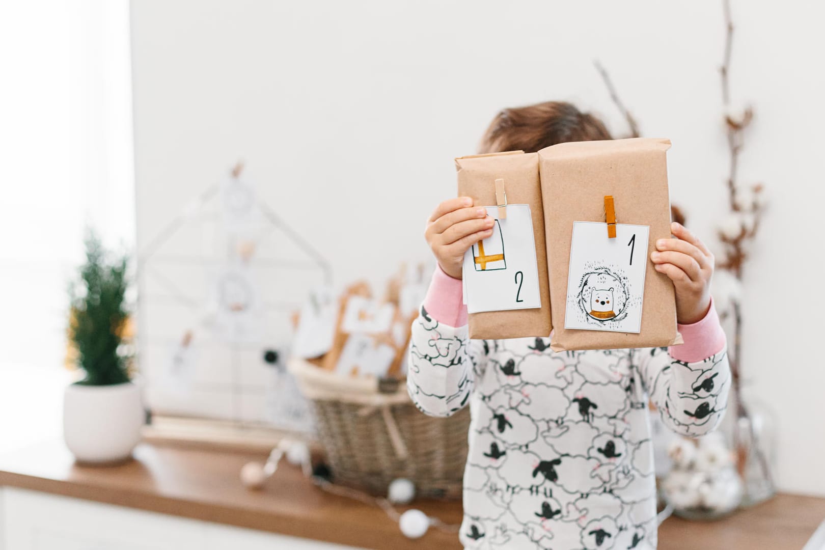 Selbstgebastelte Adventskalender lassen Kinderherzen höher schlagen.