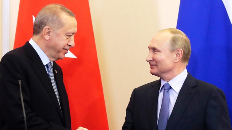 Putin und Erdogan am Dienstag in Sotschi: Die Staatschef trafen sich, um mehrere Stunden über den Syrien-Konflikt zu sprechen.