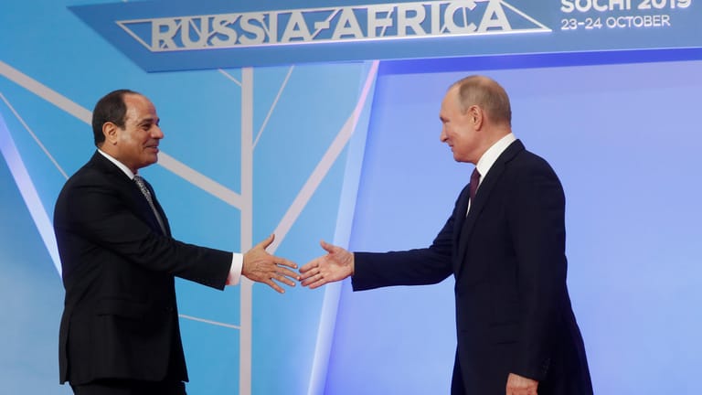 Eine Hand wäscht die andere – Sisi und Putin in Sotschi.
