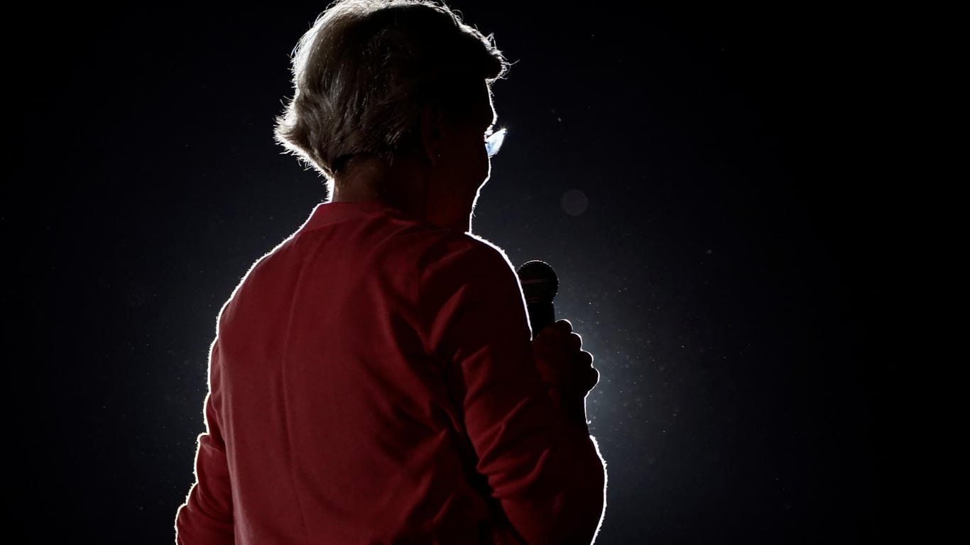 Elizabeth Warren bei einem Auftritt in San Diego: Viele Pläne, aber wer soll sie bezahlen?
