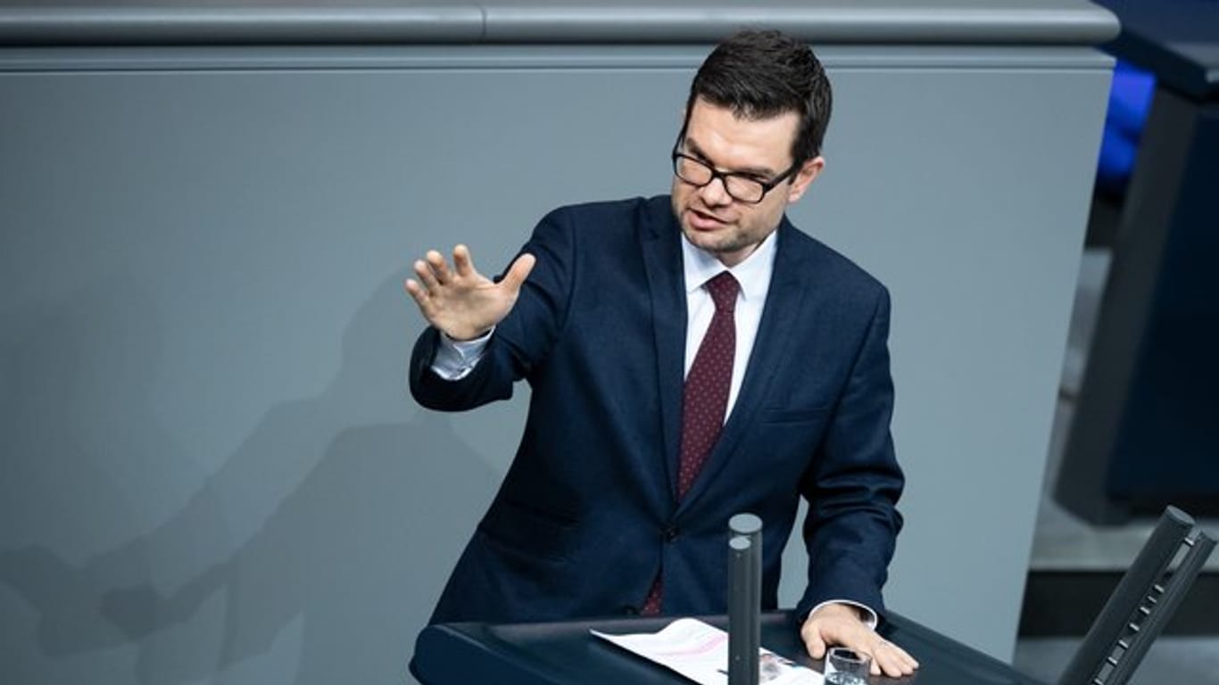 Marco Buschmann, FDP, bezeichnete die AfD und ihre Antrags-Flut als ein "Attentat auf die Integrität und Arbeitsfähigkeit" des Bundestages.