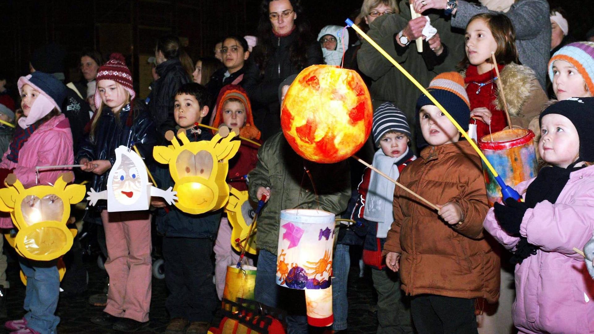 Kinder beim Laternenumzug: In Dortmund findet ein barrierefreier Lichterumzug statt.