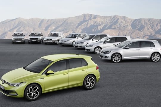 Vom Golf I von 1974 bis zur neuesten Generation VIII hat sich der Kompakte zum meist verkauften Auto Deutschlands entwickelt.