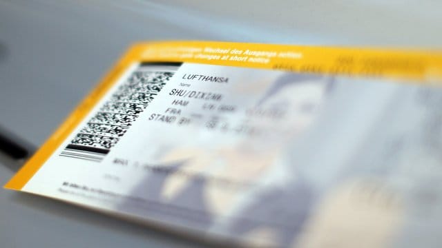 Auf Flugtickets sollen höhere Steuern fällig werden.