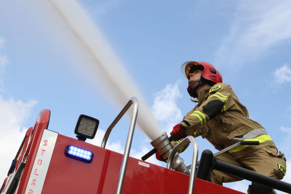 Feuerwehrübung in Greifswald: Einsatzkräfte müssen immer öfter auf Waldbrände und Überschwemmungen vorbereitet sein. (Symbolbild)