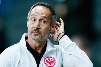 Frankfurts Trainer Adi Hütter freute sich über den Sieg gegen Standard Lüttich.