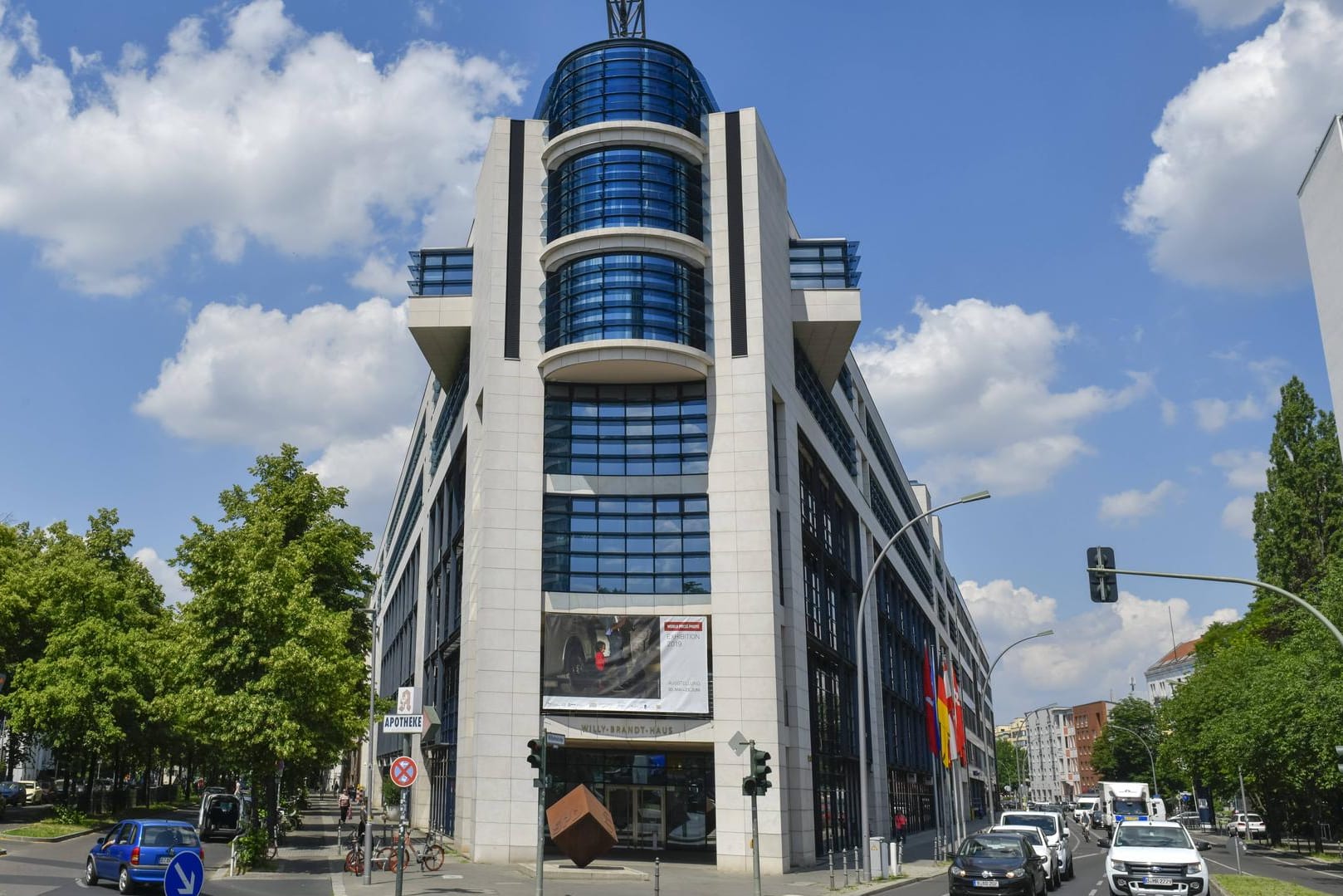 Die SPD-Zentrale in Berlin: Das Willy-Brandt-Haus, in dem die SPD residiert, wurde am Donnerstag von Unbekannten attackiert.
