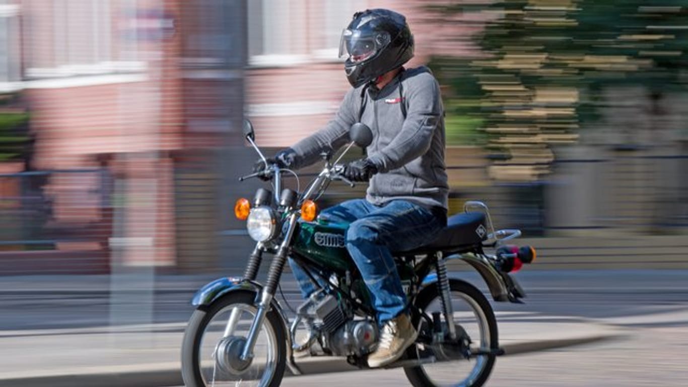 Das Bundeskabinett hat den Weg freigemacht für den Moped-Führerschein ab 15 Jahren.