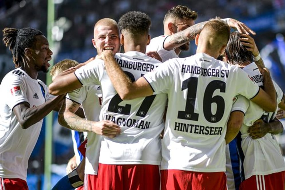 Noch führt der Hamburger SV die Tabelle der 2.
