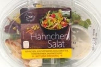 Die Produkte "Fresh Care Hähnchensalat mit Sylter Dressing" und "Fresh Care Hähnchensalat mit Senf Dressing" werden zurückgerufen.