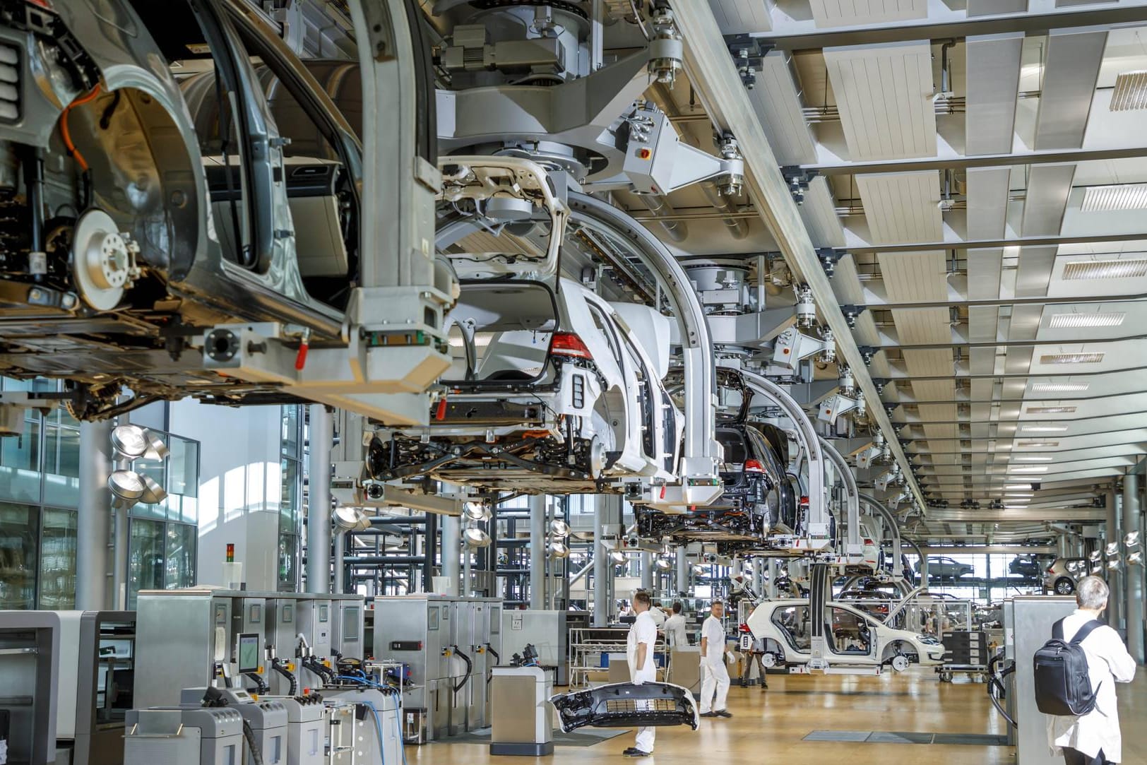 Blick in ein Autowerk von Volkswagen: Die Automobilbranche hat mit Umsatzeinbußen zu kämpfen.