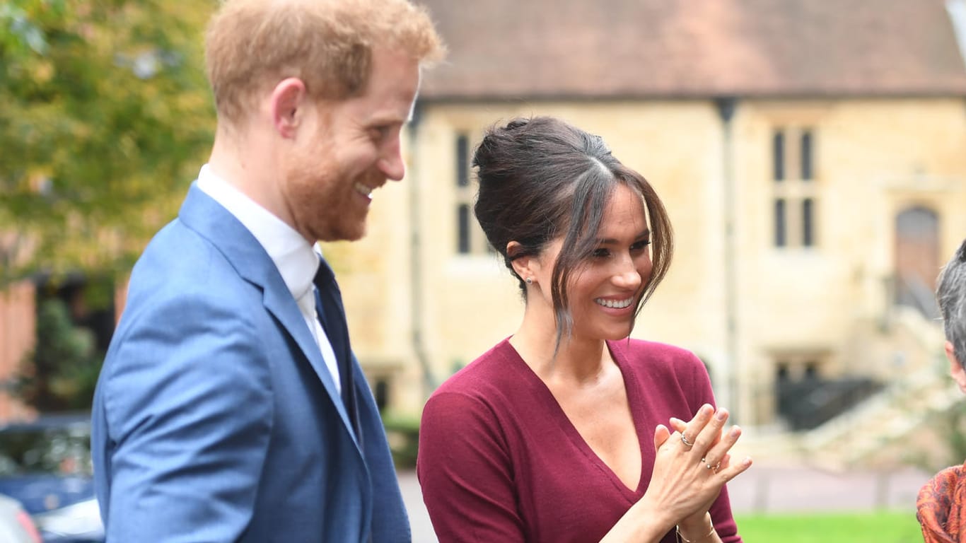 Prinz Harry und Herzogin Meghan: Hier sind die Royals bei ihrer Ankunft in Windsor zu sehen.