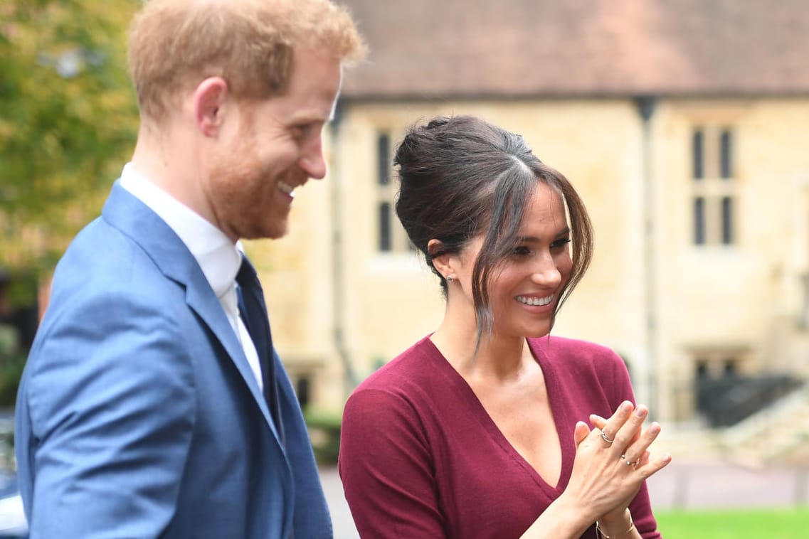 Prinz Harry und Herzogin Meghan: Hier sind die Royals bei ihrer Ankunft in Windsor zu sehen.