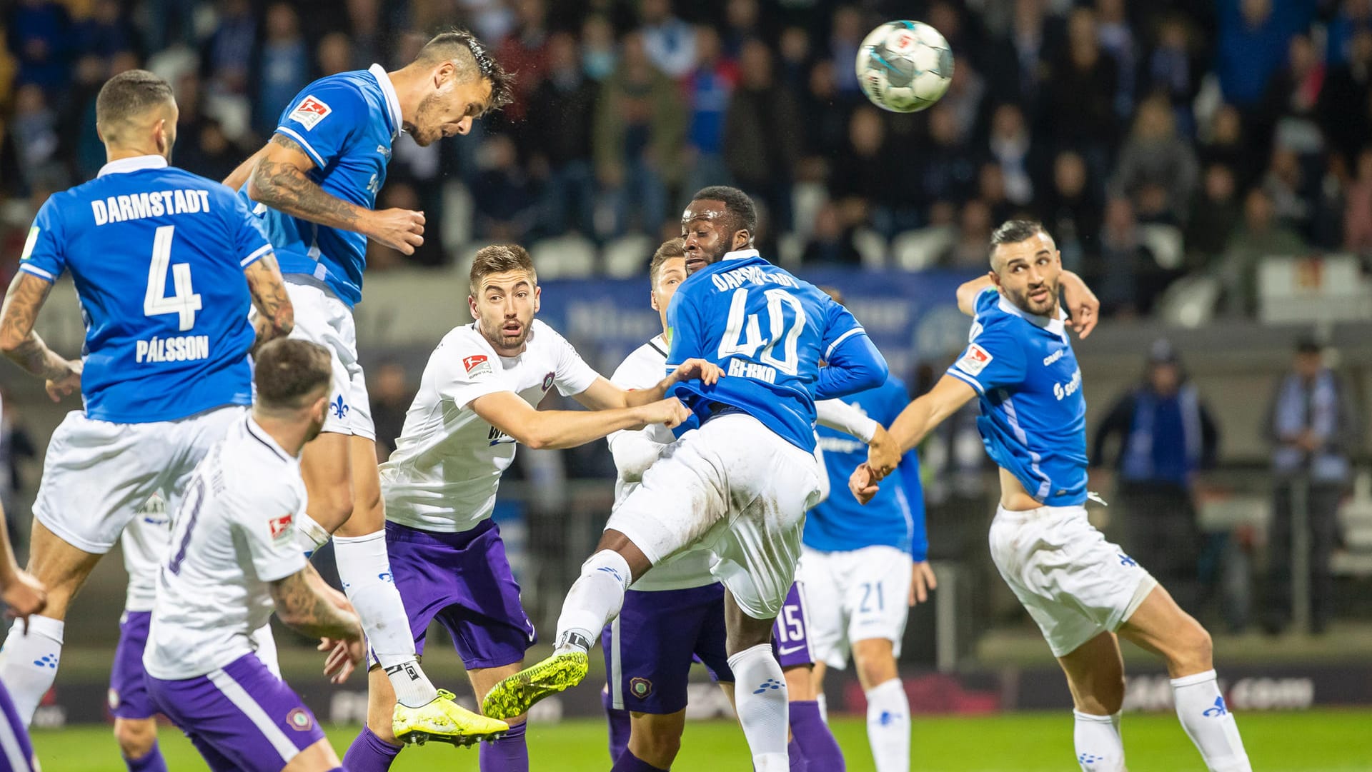 Das goldene Tor: Dario Dumic köpft Darmstadt zum Sieg.