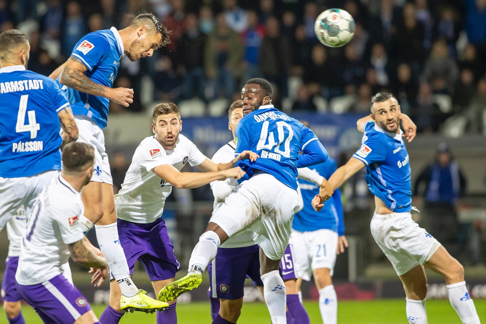 Das goldene Tor: Dario Dumic köpft Darmstadt zum Sieg.