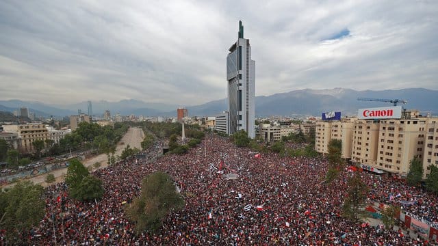 Großdemonstration gegen die Regierung in Santiago de Chile. Großdemonstration gegen die Regierung in Santiago de Chile.