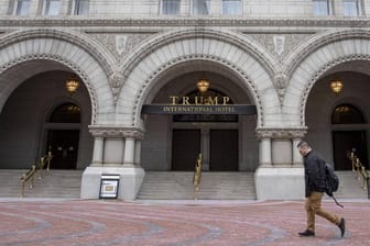 Das "Trump International Hotel" in Washington: Das Familienunternehmen erwägt offenbar den Verkauf.