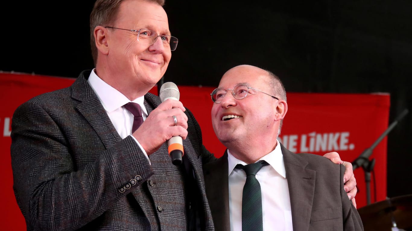 Bodo Ramelow mit Gregor Gysi auf einer Wahlkampfveranstaltung: Die rot-rot-grüne-Regierung in Thüringen muss um ihre Mehrheit fürchten.