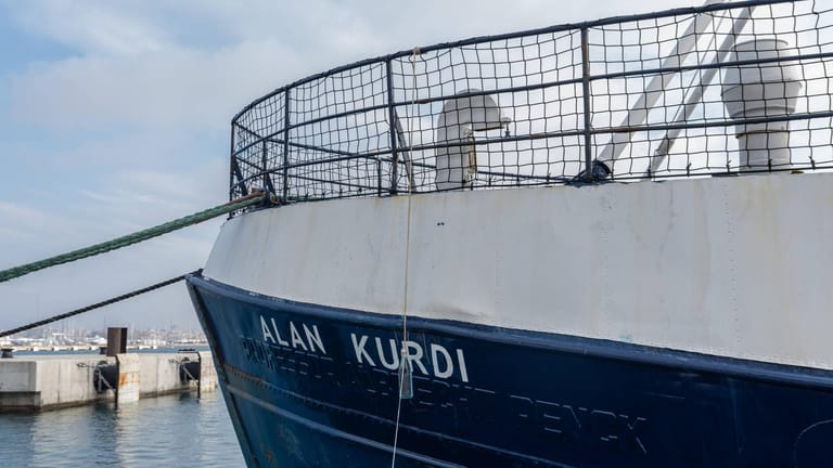 Das Sea-Eye-Rettungsschiff "Alan Kurdi": Die Retter sind nach eigenen Angaben von libyschen Streitkräften bedroht worden.