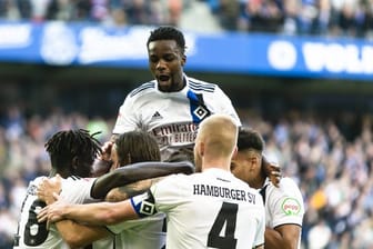 Der Hamburger SV besiegte den VfB Stuttgart im Topspiel mit 6:2.