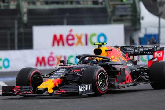 Red Bull-Pilot Max Verstappen musste die Pole Position in Mexiko nach einer Strafe wieder abgeben.