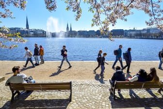 Binnenalster in Hamburg: Im Ranking zum Wohlbefinden erlangte Deutschland in fast allen Fällen hohe Punktzahlen.