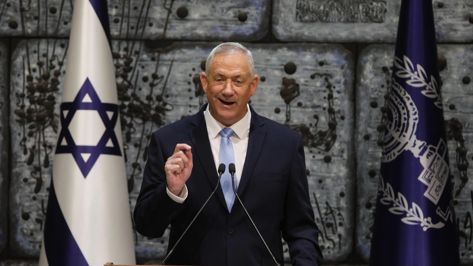 Chef des Bündnisses Blau-Weiß Benny Gantz: Der Ex-Militärchef hat Zeit bis zum 20. November, um eine neue Koalition zu bilden. Chef des Bündnisses Blau-Weiß Benny Gantz: Der Ex-Militärchef hat Zeit bis zum 20. November, um eine neue Koalition zu bilden.